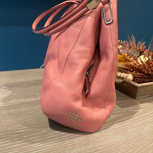 Coach Handbags - Barely used Coach Hand Bag